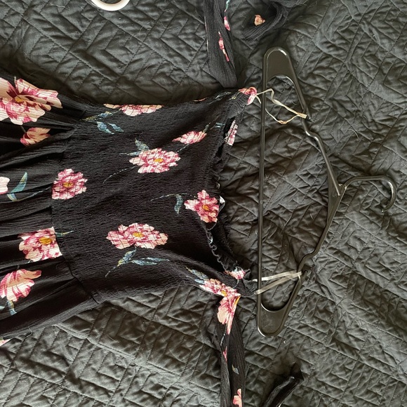 Black floral dress - Picture 3 of 4